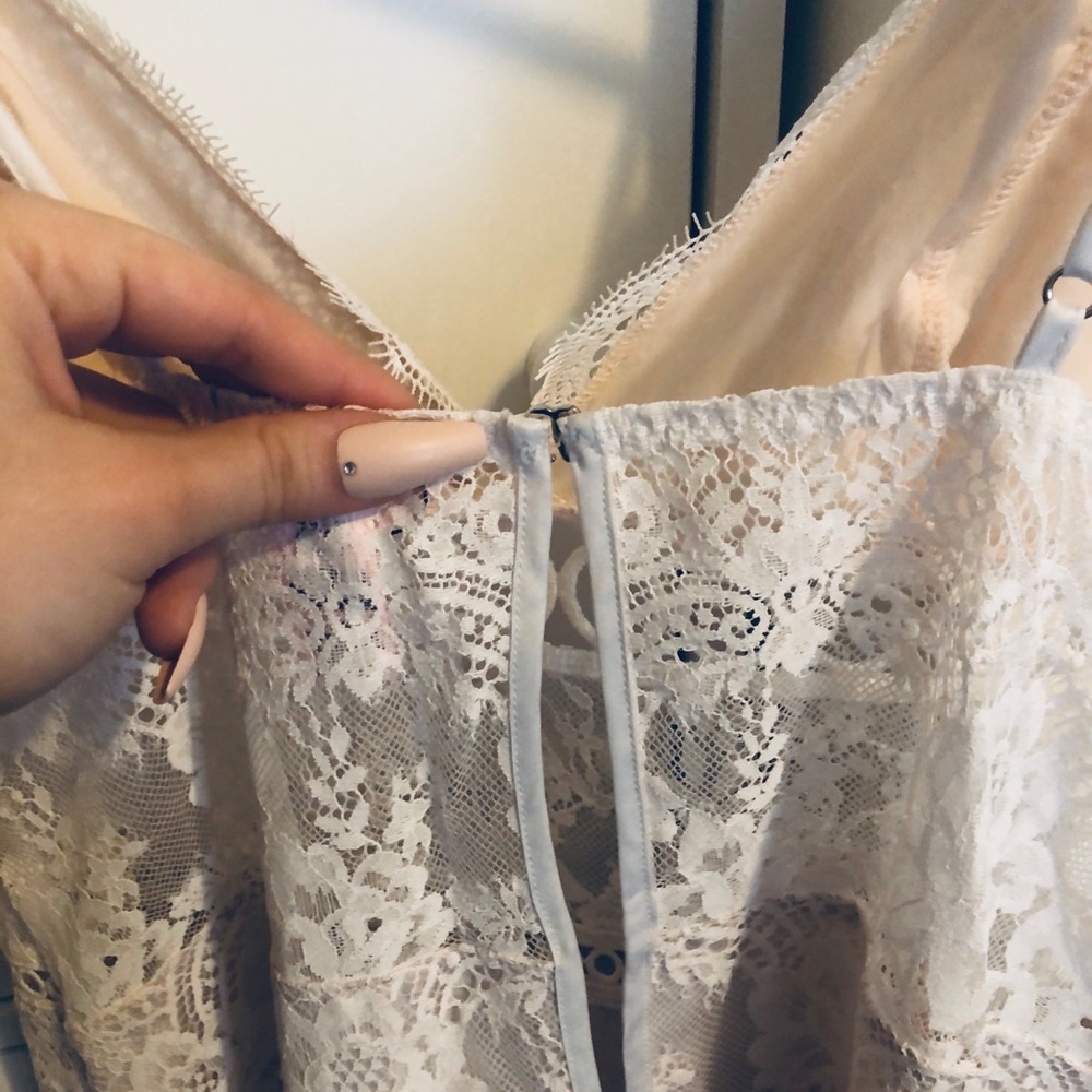 Dress 🔴 SOLD 🔴 - Picture 3 of 5